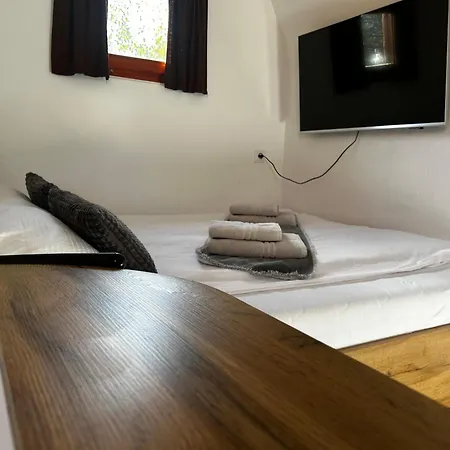 Glamping Pec - Halfboard Vakantiepark *