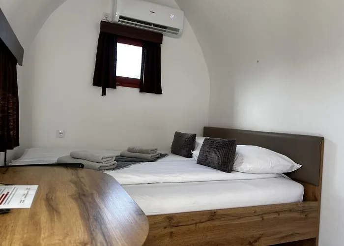 Glamping Pec - Halfboard ホリデーパーク Selnica ob Dravi